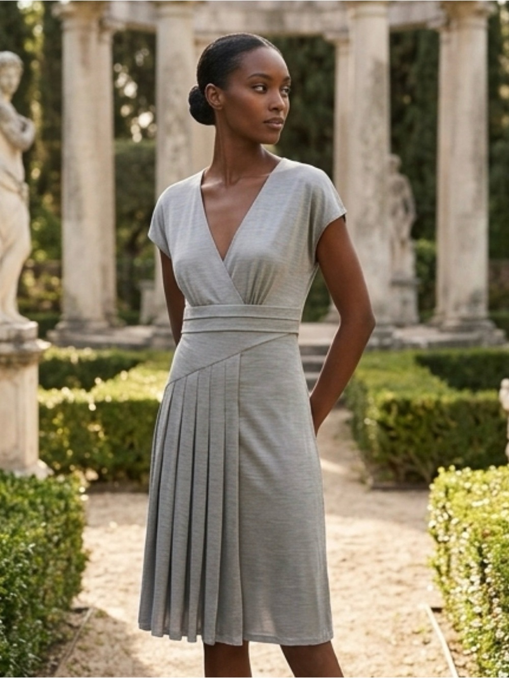 New Christian Dior Boutique 100% Silk Grey Dress. Made In Italy.